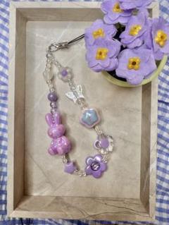 パープルウサギと花のモチーフのスマホストラップ♥