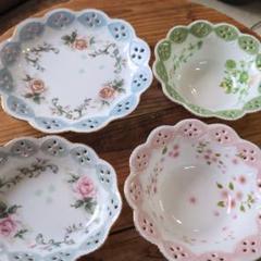 花柄陶磁器ボウルと皿4点セット　ハンドメイド　ポーセラーツ