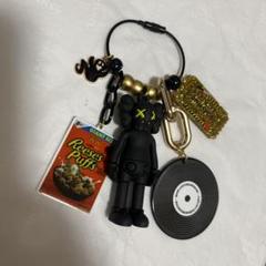 じゃらじゃらキーホルダー　KAWS