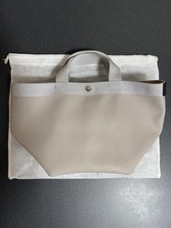 美品⭐️エルベシャプリエ 707GP マスティク✖️シルバー エルベシャプリエ 707GP マスティック×シルバー 舟型 トートバッグ