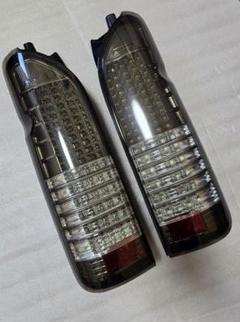 ステラファイブ　ハイエース用　左側ジャンク トヨタ ハイエース FULL LED 136 ストリームモデル レッド