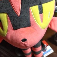 匿名　スピード発送！等身大　ニャビー ぬいぐるみ 約30cm ポケモンセンター 等身大ニャビーぬいぐるみ - メルカリ