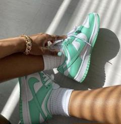 新品送料込 nike dunk low green glow W23cm