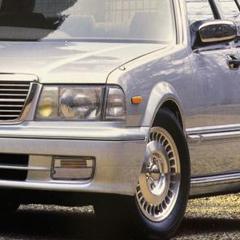 カタログ　日産　セドリック　セダン（98年）のサムネイル