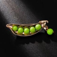 枝豆のブローチ　プレゼント　パリジェンヌ　野菜　北欧雑貨　ユニーク　かわいい