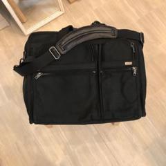 未使用級✨TUMI トゥミ　ガーメントバッグ　22133D4  ブラック TUMI トゥミ ガーメントケース 22133D4 ALPHA TRI-FOLD CARRY ON