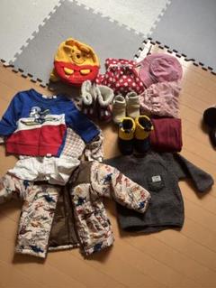 子供服セット（帽子・ブーツ・スカートなど）
