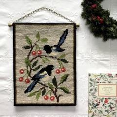 RN48スウェーデンヴィンテージ♪ チューリップ刺繍のオーバル額 ⓑ