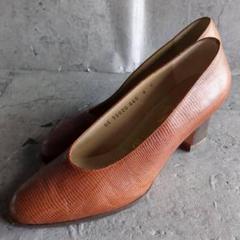 【SALVATORE FERRAGAMO】 (6) イタリア製 茶色 パンプス
