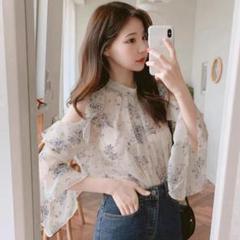 フリフリ可愛い❤️肩出し花柄トップス✨夏のお出かけデートに最適！