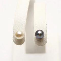 南洋白蝶/タヒチ黒蝶真珠パールピアス　ケシ　4mm　マルチカラー　K14WG製 南洋白蝶/タヒチ黒蝶真珠パールピアス ケシ 4mm マルチカラー