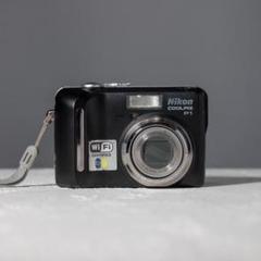 アパレル通販サイトランキング 平成レトロなコンデジ】Nikon スマホ転送 ブラック P1 COOLPIX デジタルカメラ