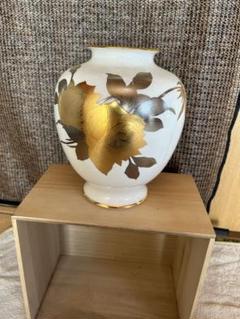 Tonoナルミボーンチャイナ の 花瓶　希少 レア 花器 花入れ です。 ナルミボーンチャイナ の 花瓶 希少 レア 花器 花入れ 花瓶