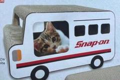 Snap-on スナップオン　猫の爪研ぎ　CATVAN 2個セット　赤/白 Snap-on スナップオン猫の爪研ぎCATVAN 2個セット赤/白