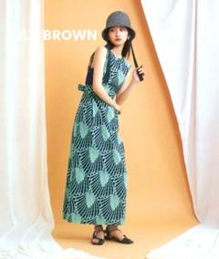 【新品タグ付き♪】LILY BROWN　幾何学柄ノースリーブワンピース　ネイビー