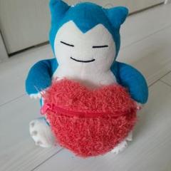 お菓子付きぬいぐるみ　カビゴン