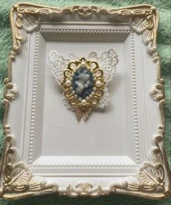 [B02] ハンドメイド　蝶とレース　カメオ風とパール飾りのブローチ　ロリィタ