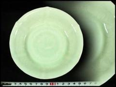 中国美術 白磁 刻草花紋 盤 φ16cm 影青(K-XA680) 中国美術 白磁 刻草花紋 盤 φ16cm 影青(K-XA680)