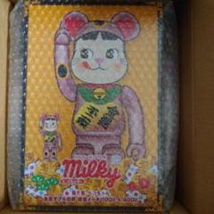 ベアブリック 招き猫 ペコちゃん 桃金メッキ 100%＆400%のサムネイル