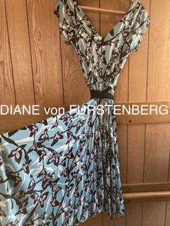 DIANE VON FURSTENBERG ネイビー ベルベット ワンピース　絹 DIANE VON FURSTENBERG ネイビー ベルベット ワンピース 絹