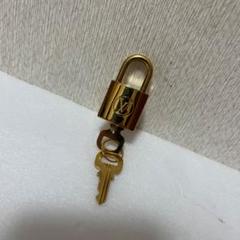 正規品 ルイヴィトン パドロック 南京錠 カデナ 鍵 No.301 ルイヴィトン 南京錠 カデナ パドロック 301 - メルカリ