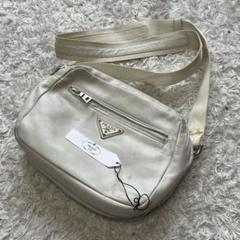 入手困難✨良品✨PRADA 三角ロゴプレート カメラバッグ 白 ショルダーバッグ