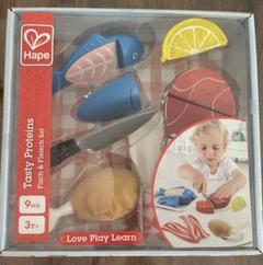 Hape おままごと　おにく&おさかなセット　マグネット式　天然木　知育玩具