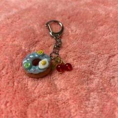 ドーナツ型チャーム 花とチェリー付き