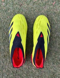 プレデター ELITE LL FG 紐なし 24.5