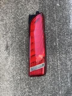 Valenti テールランプ レッド ウルトラシグマ　右のみ　希少　ハイエース Valenti テールランプ レッド ウルトラシグマ右のみ希少ハイエース