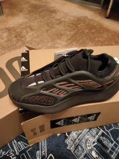 アディダス YEEZY 700 V3 CLAY BROWN28新品未使用
