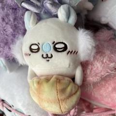 デスクトップから見守るひっかけぬいぐるみ モモンガ めろんぱん デスクトップから見守るひっかけぬいぐるみ メロンパン持ち