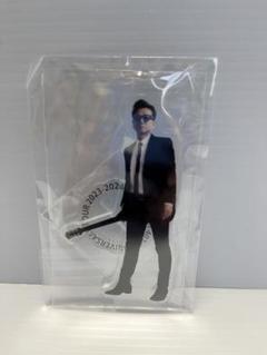 藤井フミヤ LEDバッチ付き 40周年ツアーアクリルスタンド Amazon.co.jp: アクリルスタンドE藤井フミヤ 40周年ツアーグッズ