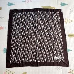 美品 ディオール スカーフ トロッター柄 77×77 ブラック ホワイト シルク 美品 ディオール スカーフ トロッター柄 77×77 ブラック