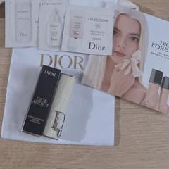 【新品未使用】DIOR リップケース ホリデー限定(巾着付き) 新品未使用】DIOR リップケース ホリデー限定 サンプル、巾着