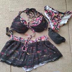 【ru】7号　レディース　水着　ビキニ　セパレート　花柄　ブラック　フリル