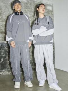 新品☆ Reebok ナイロンVネックプルオーバー 男女兼用 CIAOPANIC TYPY（チャオパニックティピー）の「【WEB限定