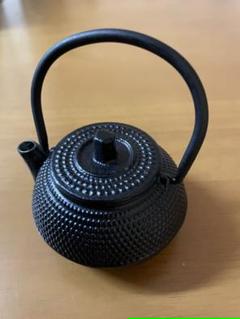 1005 鉄器 鉄瓶 小   花 桜 梅 ミニチュア その2 1005 鉄器 鉄瓶 小 花 桜 梅 ミニチュア その2 - メルカリ