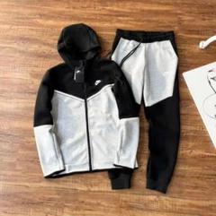 Nike ジャージ上下セット グレー/ブラック Nike ジャージ上下セット グレー/ブラック - メルカリ