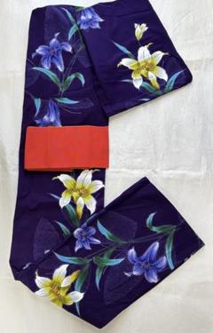 【新品】紫地に開く美しい百合柄染浴衣 随所に金粉の蝶柄 身丈160cm