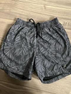 大人気❗️NIKE ナイキ ボタニカル柄 フローラル ショートパンツ