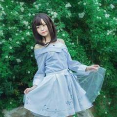 アニメ愛とプロデューサーヒロインののんびりとした日常のサマーワンピースのコスQ
