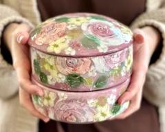 新品　工房ゆずりは　蓋もの　三段重　釉彩ばら花紋　花柄　プレゼント　母の日 新品 工房ゆずりは 蓋もの 三段重 釉彩ばら花紋 花柄 プレゼント
