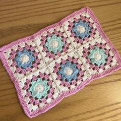 ハンドメイド　マルチカバー、ドイリー（お花）