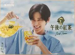 目黒蓮さん 大ボード 午後の紅茶 2025 夏ver 目黒蓮さん ポスター 午後の紅茶 2025 夏ver - メルカリ
