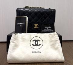 CHANELマトラッセ パテントレザー ショルダーバッグ　シャネル　ココマークのサムネイル