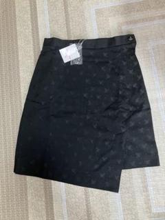 vivienne westwood 花柄タイトスカート（黒地・ボタン付き） vivienne westwood 花柄タイトスカート（黒地・ボタン付き）