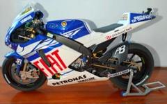 ミニチャンプス 1/12 ヤマハ YZR-M1 TECH3 玉田誠 ミニチャンプス 1/12 ヤマハ YZR-M1 TECH3 玉田誠