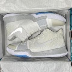 【18％OFF】 Kyrie3 28カイリー3 箱•タグ 完品 希望価格投げてね - メルカリ 靴