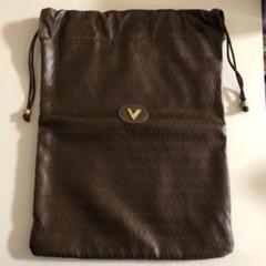 Mario Valentino ダブルチェーン＆ストラップ 巾着バッグ Mario Valentino ダブルチェーン＆ストラップ 巾着バッグ